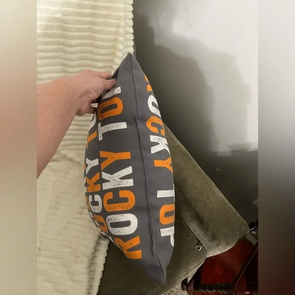 University of Tennessee Pillow - Picture 4 of 4